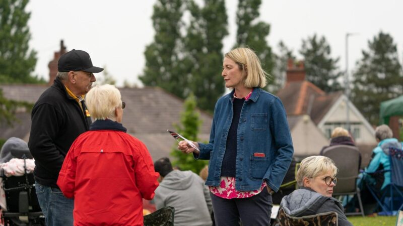 Jessica Morden talking to constituents in Beechwood Park